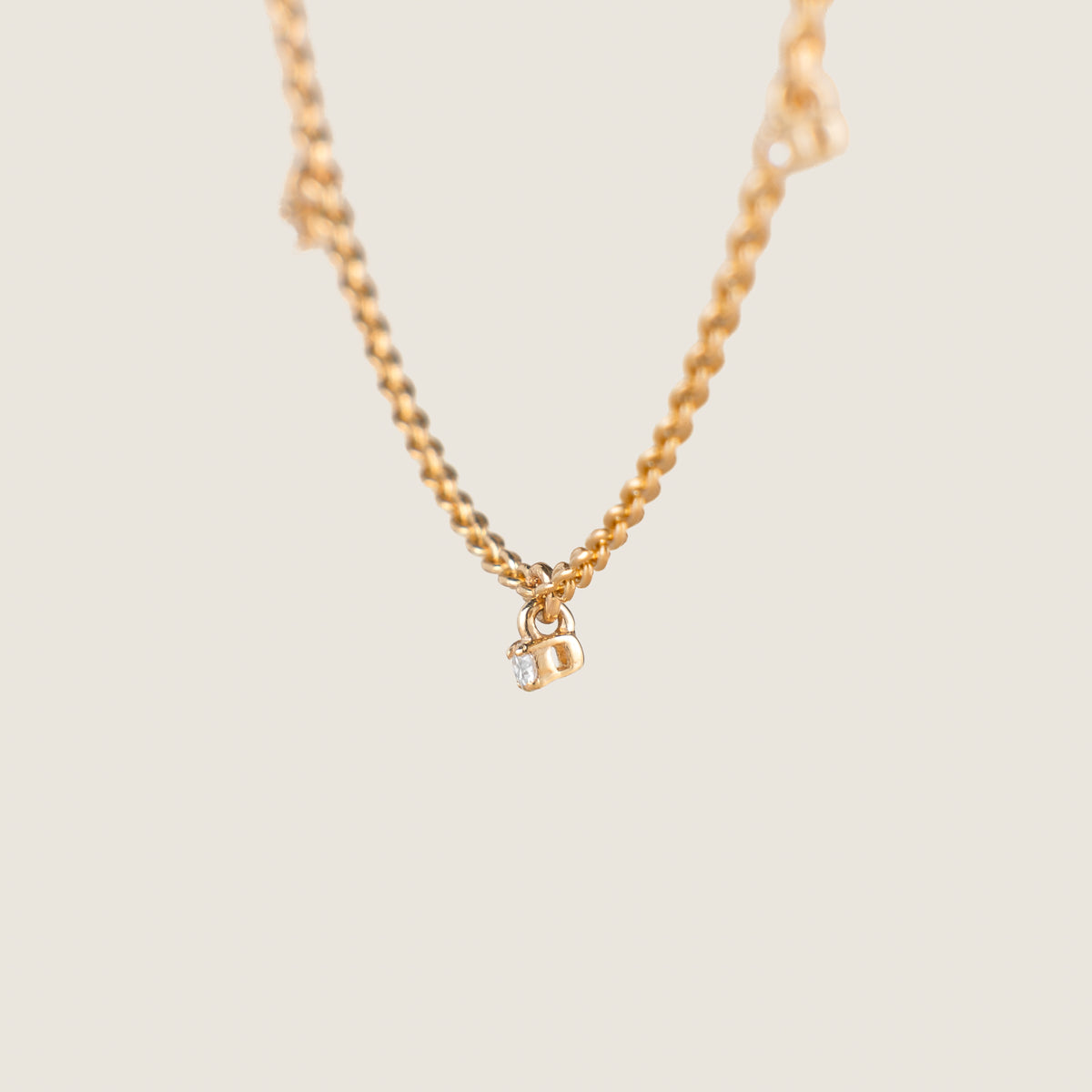 MULTI DIAMOND PENDANT CHAIN
