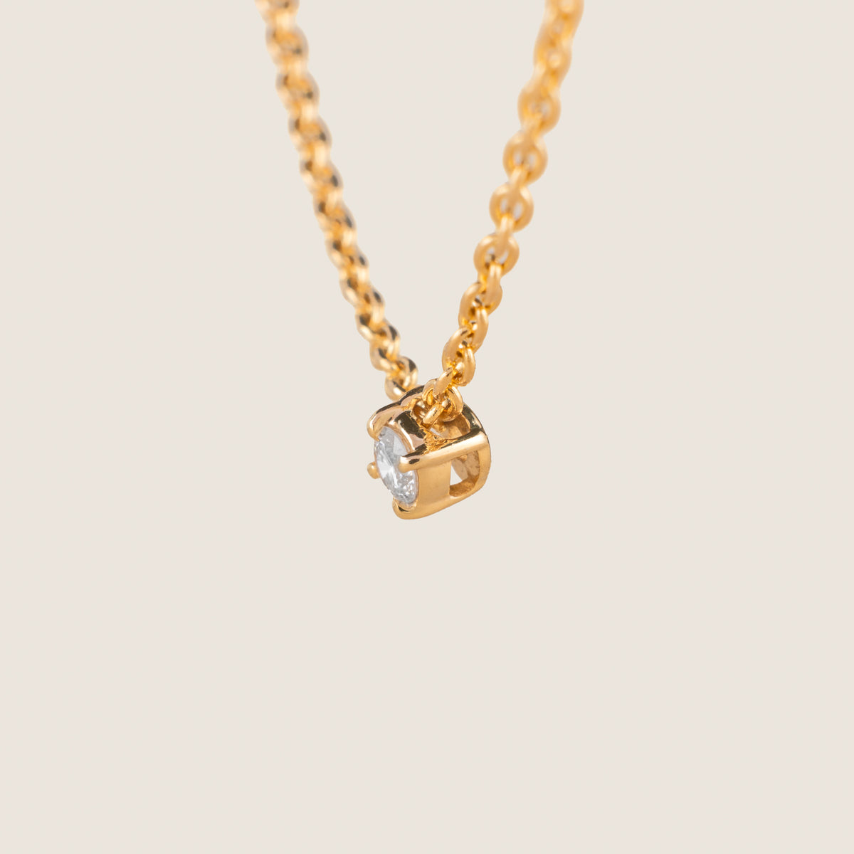 SOLITAIRE PENDANT CHAIN