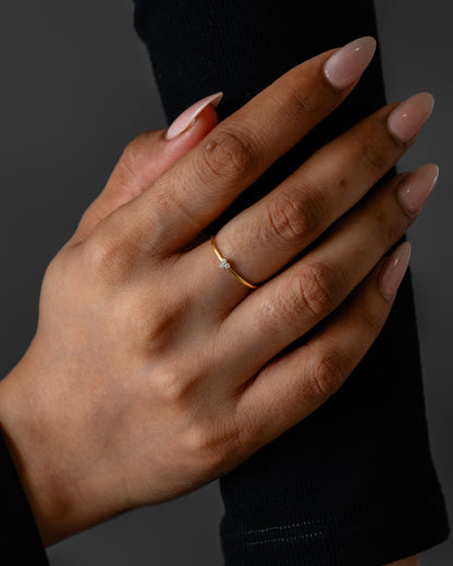 TRIANGLE RING