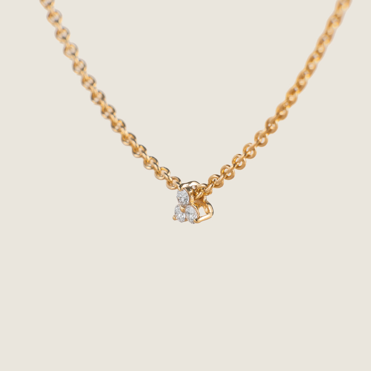 TRIANGLE PENDANT CHAIN